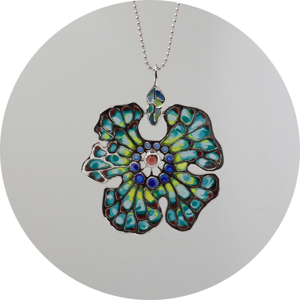 大花透かしネックレス 七宝ブルー×グリーン | Atteca（アッテカ）公式